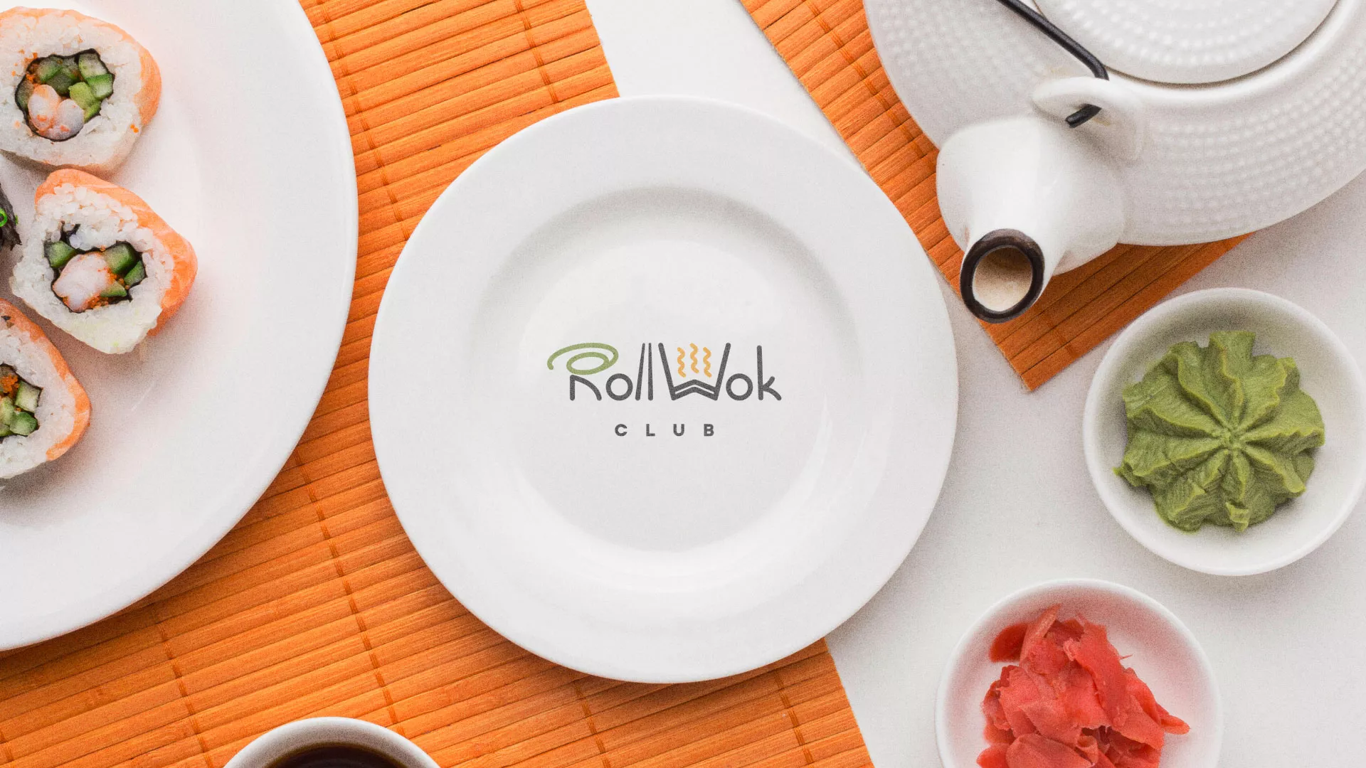 Разработка логотипа и фирменного стиля суши-бара «Roll Wok Club» в Нерчинске